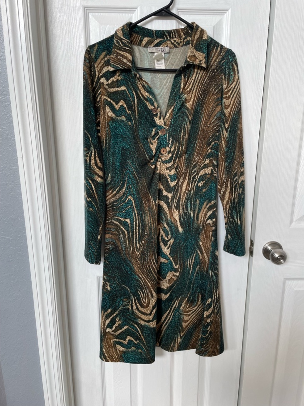 Green and Gold Swirl Long-Sleeve Dress animal print size M Voll brand